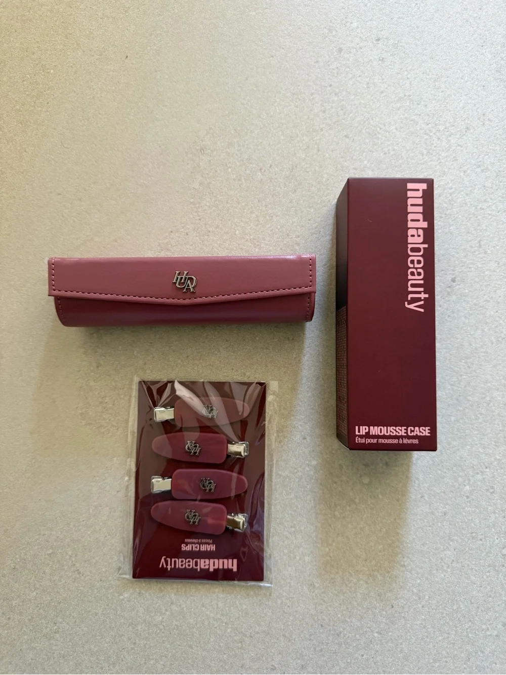 HUDA BEAUTY Mauve Lip Mousse Case with Matching Hair Clips
